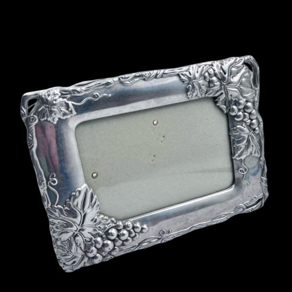 2001 Arthur Court Grape Leaves Aluminum Picture Frame 3.5x5 Grapevine